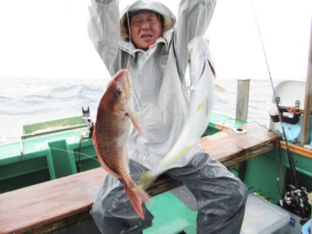 真祐丸 (しんゆうまる) 釣果