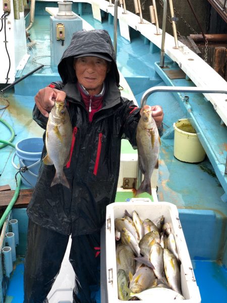 丸万釣船 釣果