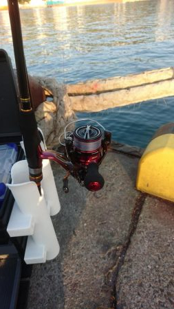 こんな時間に太刀魚が釣れました。