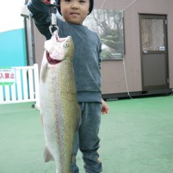 としまえんフィッシングエリア 釣果