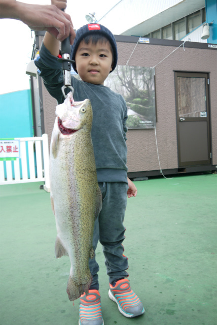 としまえんフィッシングエリア 釣果