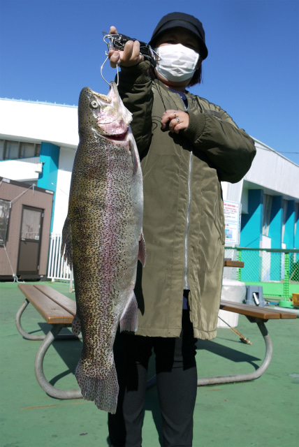としまえんフィッシングエリア 釣果