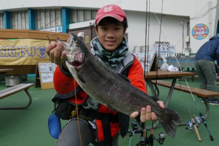 としまえんフィッシングエリア 釣果