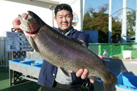 としまえんフィッシングエリア 釣果