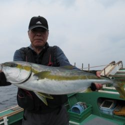 真祐丸 (しんゆうまる) 釣果