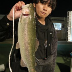 としまえんフィッシングエリア 釣果