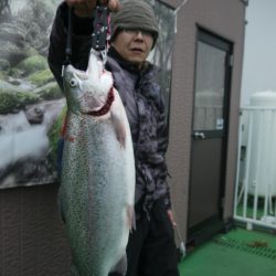 としまえんフィッシングエリア 釣果