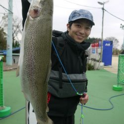 としまえんフィッシングエリア 釣果