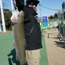 としまえんフィッシングエリア 釣果