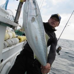 真祐丸 (しんゆうまる) 釣果