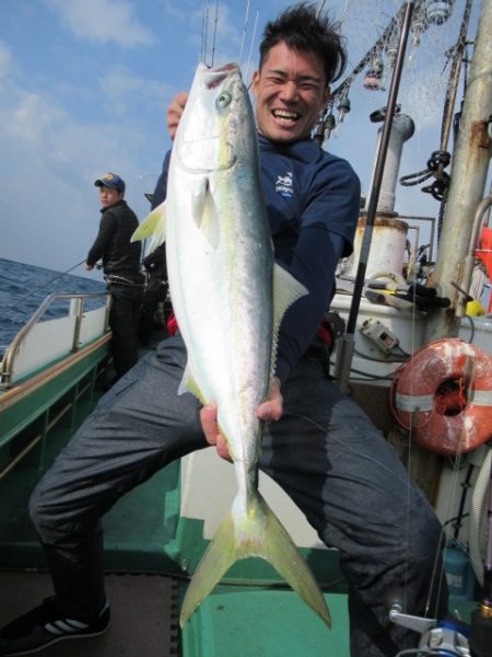 真祐丸 (しんゆうまる) 釣果