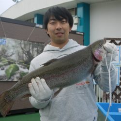 としまえんフィッシングエリア 釣果