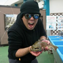 としまえんフィッシングエリア 釣果