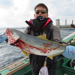 真祐丸 (しんゆうまる) 釣果