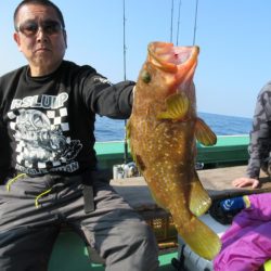 真祐丸 (しんゆうまる) 釣果