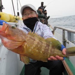 真祐丸 (しんゆうまる) 釣果