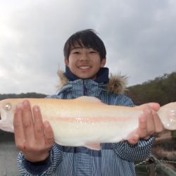 フィッシングレイクたかみや 釣果