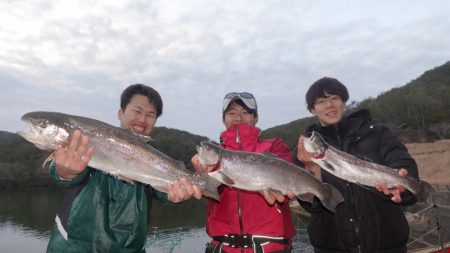 フィッシングレイクたかみや 釣果