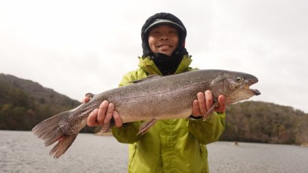フィッシングレイクたかみや 釣果