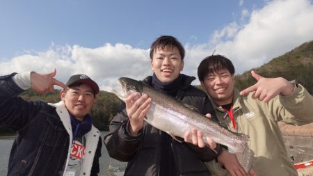 フィッシングレイクたかみや 釣果