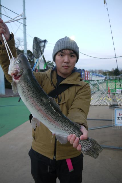 としまえんフィッシングエリア 釣果