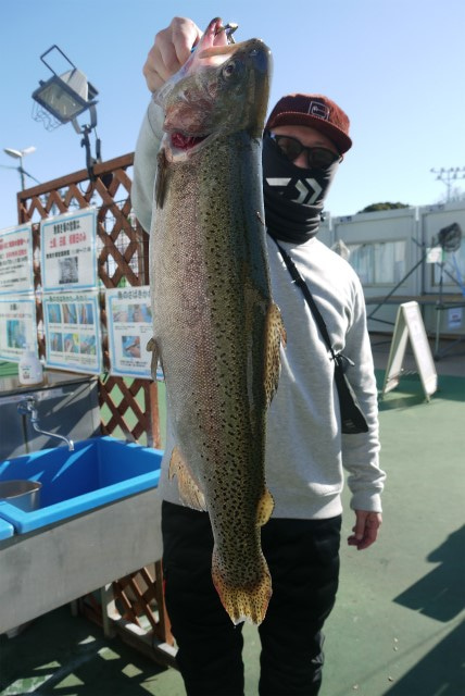 としまえんフィッシングエリア 釣果