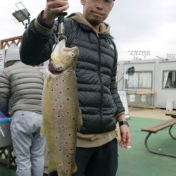 としまえんフィッシングエリア 釣果