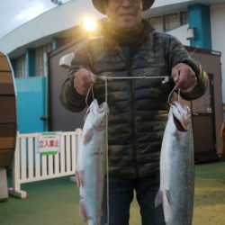 としまえんフィッシングエリア 釣果