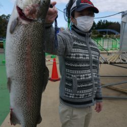 としまえんフィッシングエリア 釣果