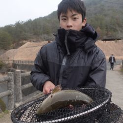 フィッシングレイクたかみや 釣果