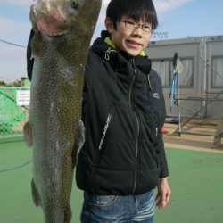 としまえんフィッシングエリア 釣果