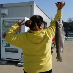 としまえんフィッシングエリア 釣果