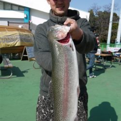 としまえんフィッシングエリア 釣果