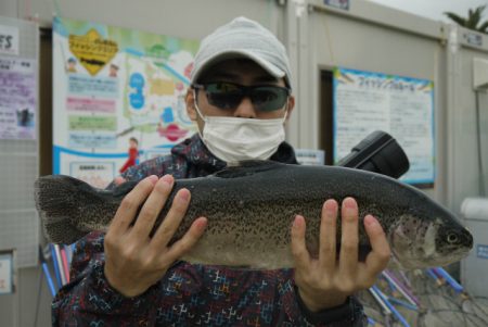 としまえんフィッシングエリア 釣果