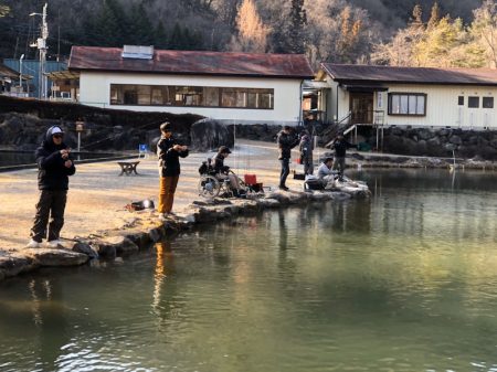 白州トラウトフィッシングエリア　シルフ 釣…