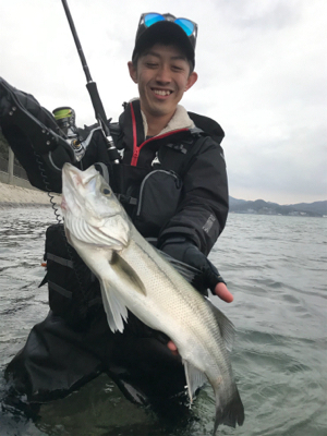 まだ水温は冷たい