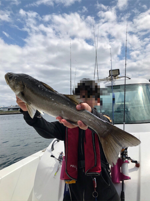 強風の中ボートシーバス&チニング