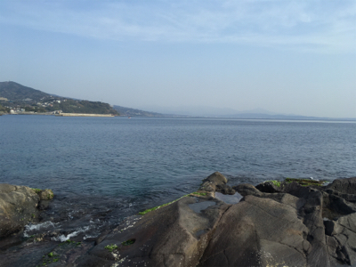 追い風から向かい風へ