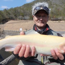 フィッシングレイクたかみや 釣果