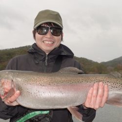 フィッシングレイクたかみや 釣果