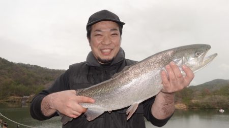 フィッシングレイクたかみや 釣果
