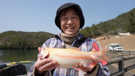 フィッシングレイクたかみや 釣果