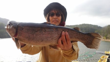 フィッシングレイクたかみや 釣果