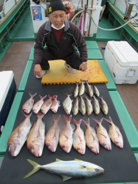 真祐丸 （しんゆうまる） 釣果