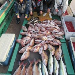 真祐丸 (しんゆうまる) 釣果