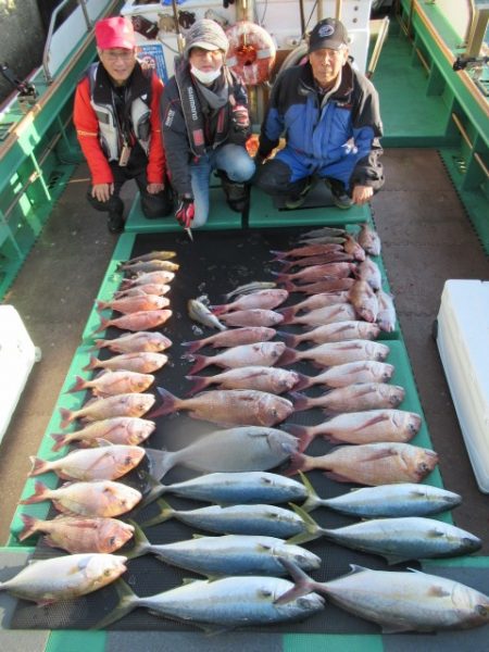 真祐丸 （しんゆうまる） 釣果