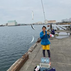 ホームでイワシ爆釣!