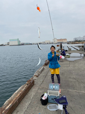 ホームでイワシ爆釣!