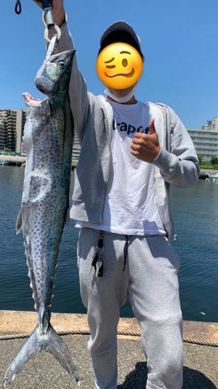 ショアジギでサワラ