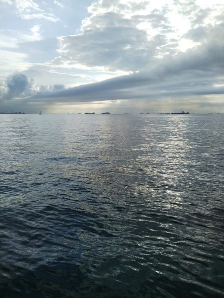 フラットだけど……